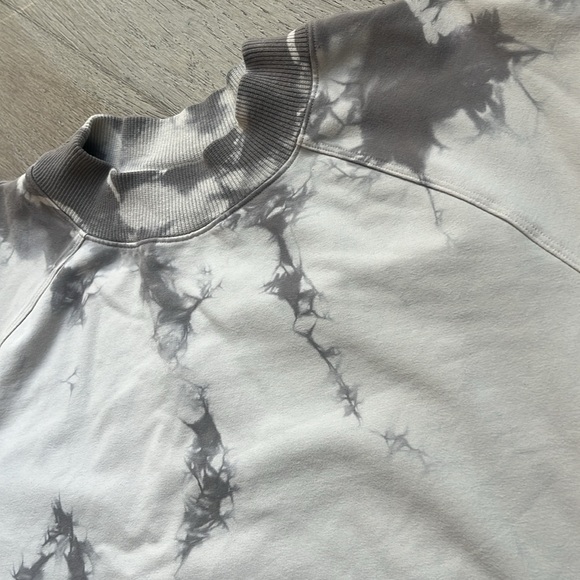 EUC (worn once) Lululemon 'Ready to Roll' Crew - Picture 8 of 13